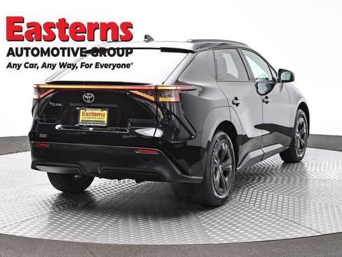 Used 2023 Toyota bZ4X XLE w/ Weather Package FWD image 5