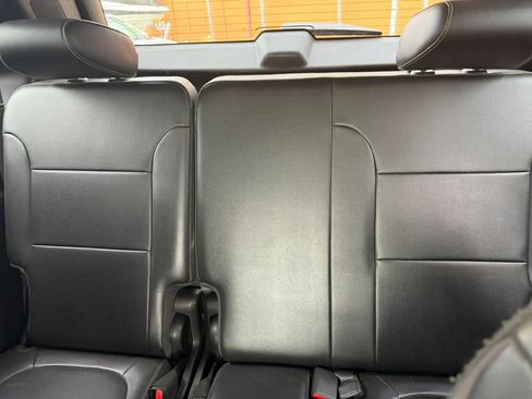 Used 2018 Chevrolet Traverse LT FWD image 11