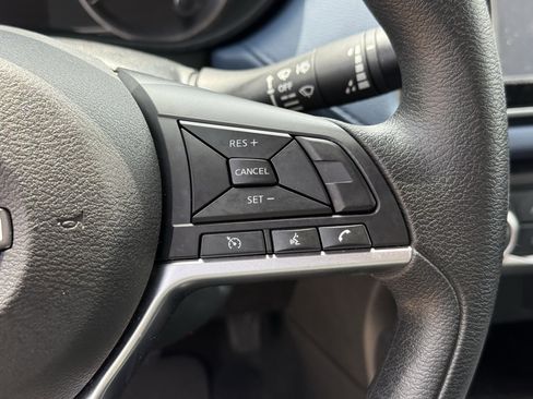 Used 2025 Nissan Versa SV FWD image 18