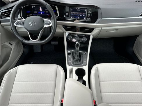 Used 2023 Volkswagen Jetta SE w/ Panoramic Sunroof Package image 13