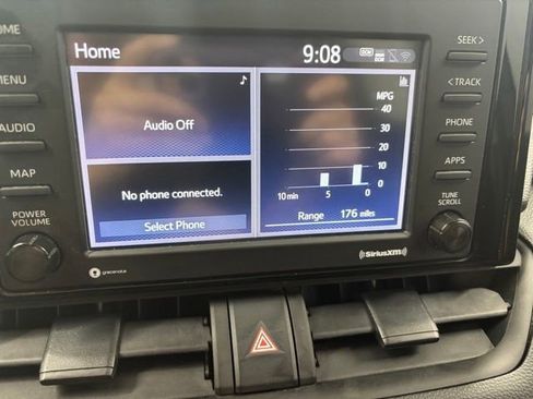 Used 2022 Toyota RAV4 LE FWD image 5