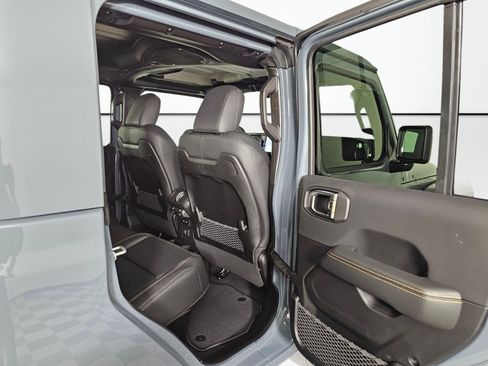 New 2026 Jeep Gladiator Sport AWD/4WD image 36