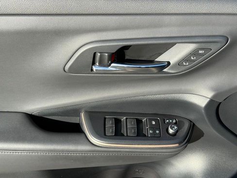 Used 2023 Toyota Crown Platinum image 16