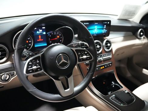 Used 2021 Mercedes-Benz GLC 300 4MATIC image 10