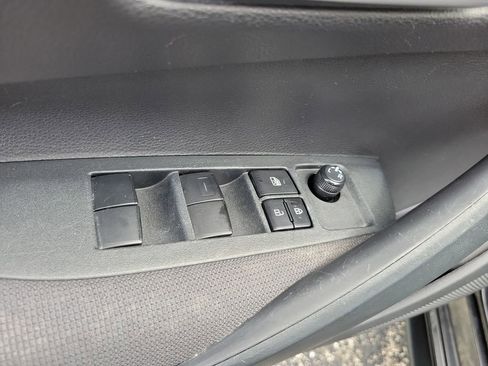 Used 2020 Toyota Corolla LE FWD image 20