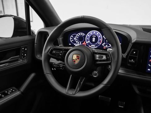 New 2026 Porsche Cayenne GTS image 36