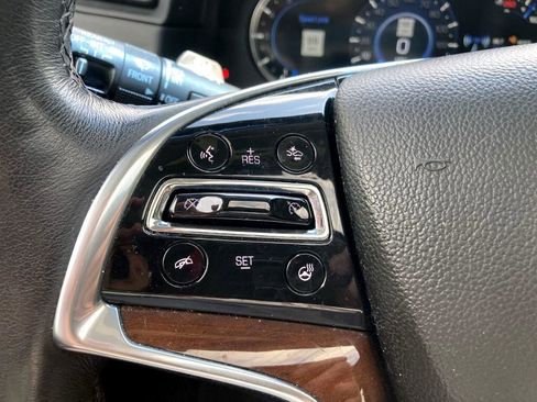 Used 2019 Cadillac Escalade Premium Luxury image 17