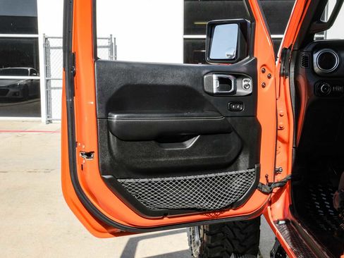 Used 2018 Jeep Wrangler Unlimited Sahara image 44