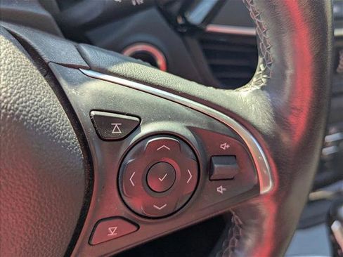 Used 2020 Buick Envision Essence image 12