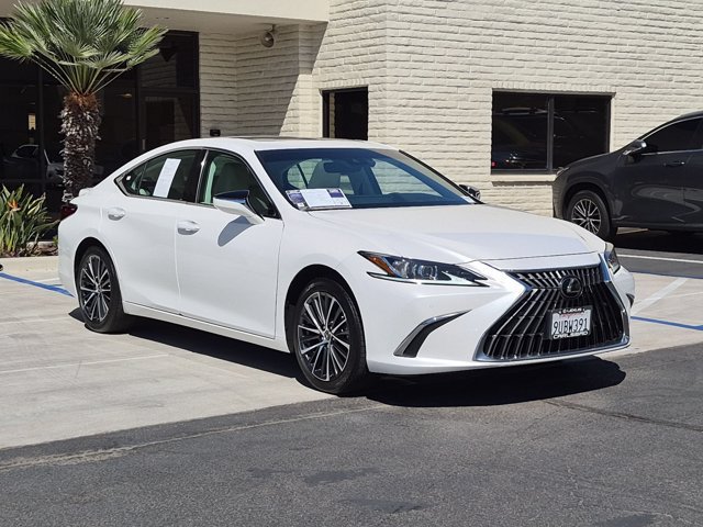 Used 2025 Lexus ES 300h w/ Premium Package FWD image 3