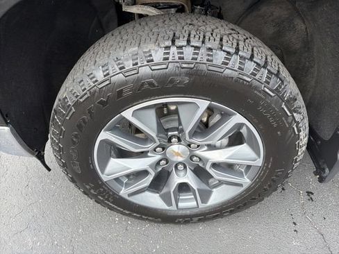 Used 2025 Chevrolet Silverado 1500 LT AWD/4WD image 10