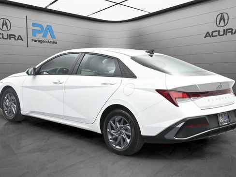 Used 2024 Hyundai Elantra SEL image 24