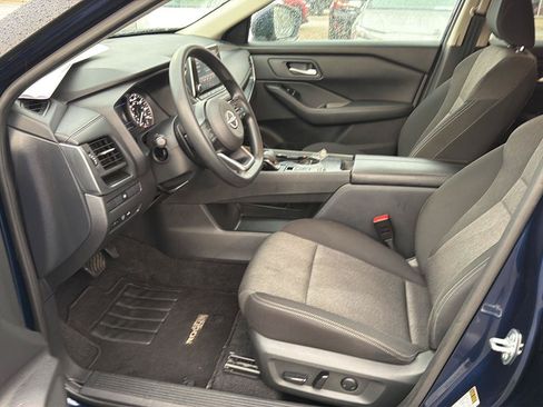 Used 2024 Nissan Rogue SV FWD image 10