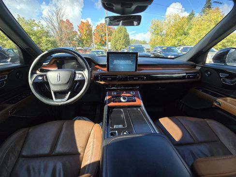 Used 2023 Lincoln Aviator Reserve w/ Elements Package Plus image 10