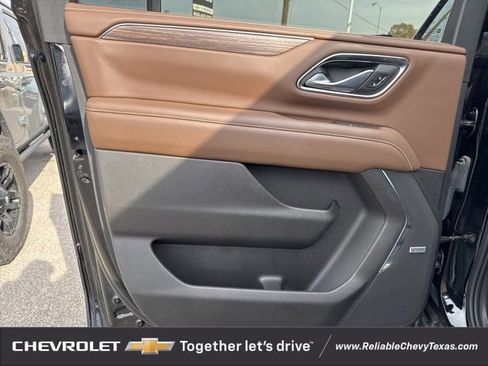 Used 2021 Chevrolet Suburban High Country w/ Premium Package 2 image 17