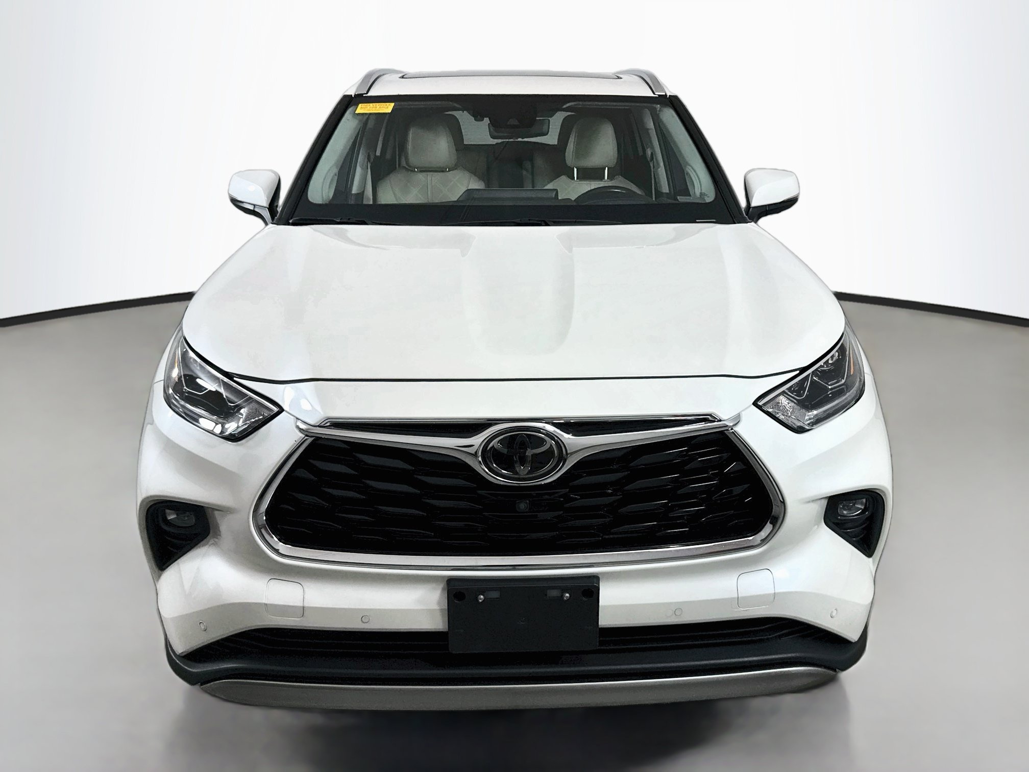 Used 2020 Toyota Highlander Platinum AWD/4WD image 2