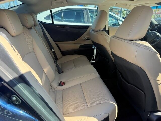Used 2021 Lexus ES 350 w/ Premium Package FWD image 14