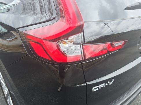 Used 2025 Honda CR-V EX image 34