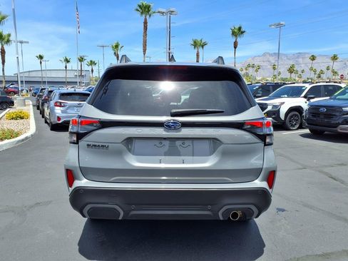 Used 2025 Subaru Forester Limited AWD/4WD image 12