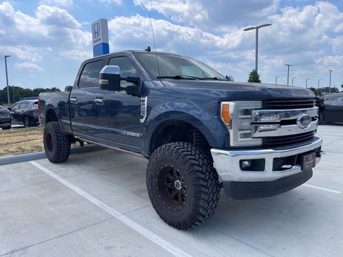 Used 2019 Ford F250 King Ranch w/ King Ranch Ultimate Package AWD/4WD image 3