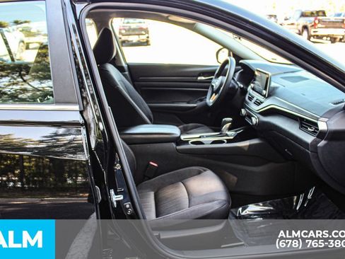 Used 2024 Nissan Altima 2.5 SV FWD image 20