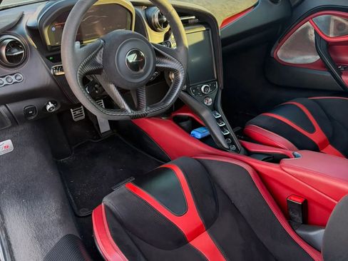 Used 2018 McLaren 720S Performance RWD image 8
