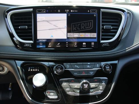 New 2027 Chrysler Pacifica Select w/ Family Tech Group FWD image 28