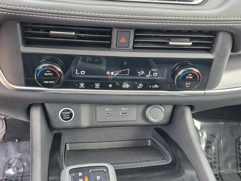 Certified 2023 Nissan Rogue SV FWD image 26