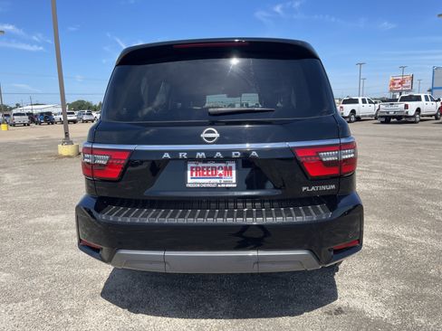Used 2024 Nissan Armada Platinum w/ Captain's Chairs Package RWD image 4