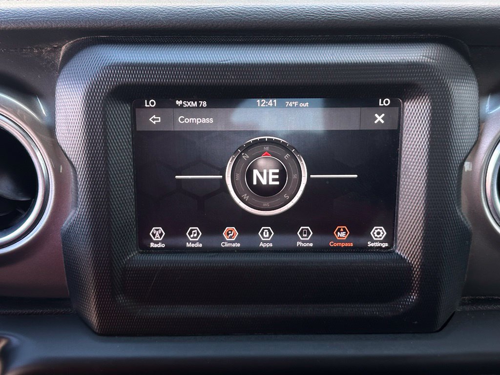 Used 2018 Jeep Wrangler Unlimited Sahara AWD/4WD image 29