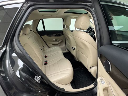 Used 2022 Mercedes-Benz GLC 300 4MATIC image 16