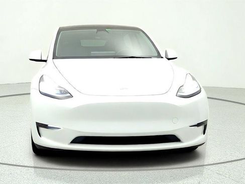 Used 2023 Tesla Model Y Long Range AWD/4WD image 2