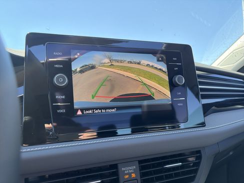 Used 2025 Volkswagen Jetta SEL image 38