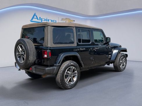 Used 2023 Jeep Wrangler Unlimited Sahara w/ Cold Weather Group AWD/4WD image 5