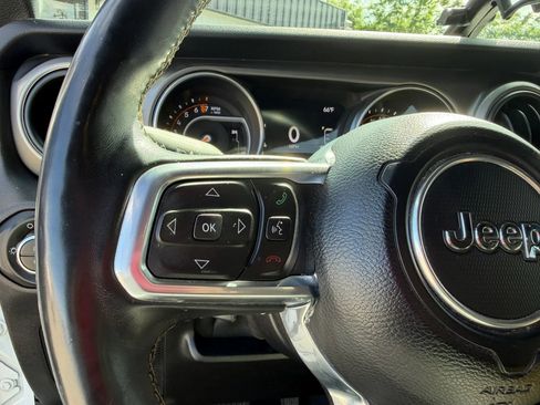 Used 2020 Jeep Gladiator Sport w/ Quick Order Package 24S image 17