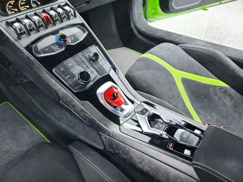 Used 2019 Lamborghini Huracan Performante image 34