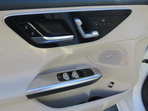 Used 2024 Mercedes-Benz C 300 4MATIC Sedan image 9