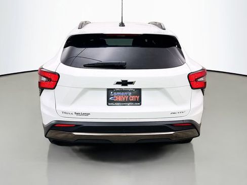 New 2026 Chevrolet Trax ACTIV w/ Sunroof Package image 7