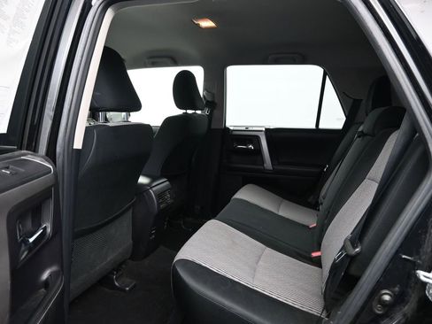 Used 2015 Toyota 4Runner SR5 AWD/4WD image 23