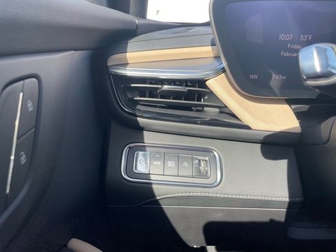 Used 2025 Buick Enclave Preferred image 13