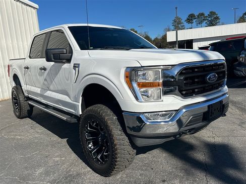 Used 2022 Ford F150 XLT image 4