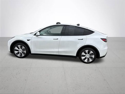 Used 2020 Tesla Model Y Long Range image 9