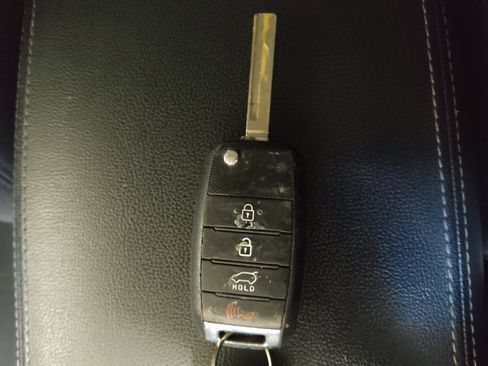 Used 2019 Kia Sorento LX image 32