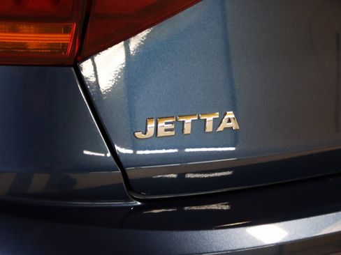 Used 2019 Volkswagen Jetta SE w/ Cold Weather Package image 60