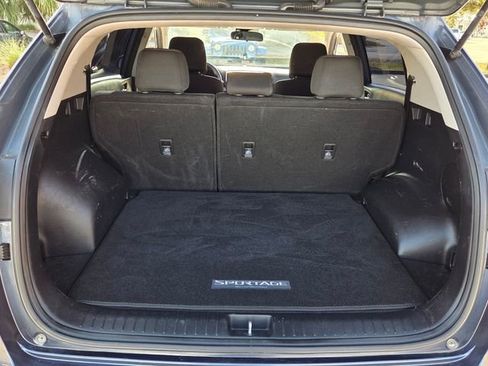 Used 2020 Kia Sportage LX image 12