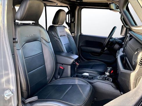 Certified 2018 Jeep Wrangler Unlimited Sahara image 21