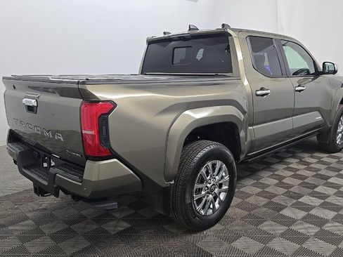 Used 2025 Toyota Tacoma TRD Off-Road AWD/4WD image 3