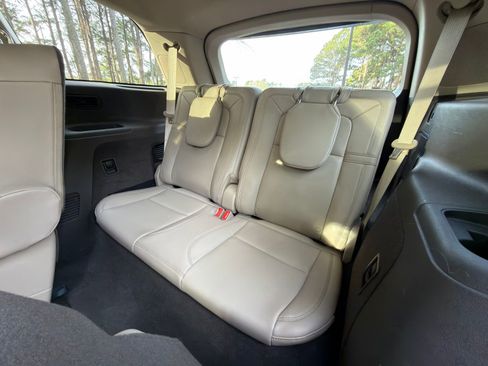 Used 2023 Lincoln Aviator Reserve w/ Equipment Group 201A image 17