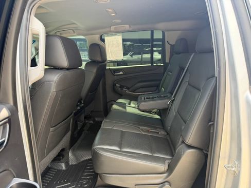 Used 2019 GMC Yukon XL SLT AWD/4WD image 37