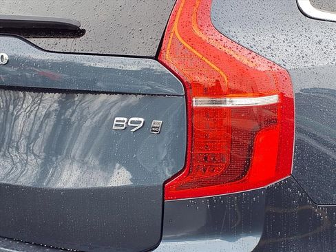 Used 2023 Volvo XC90 B6 Plus image 23